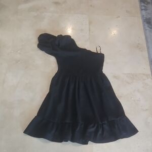 Goodnight Macaroon Textured Black Dress